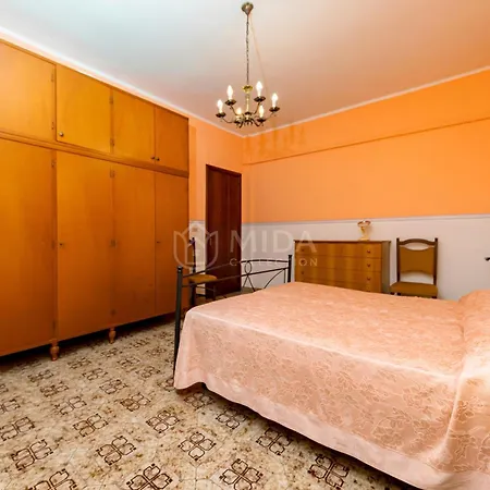 Happy Summer Apartment